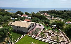 Vayianna'S Garden House